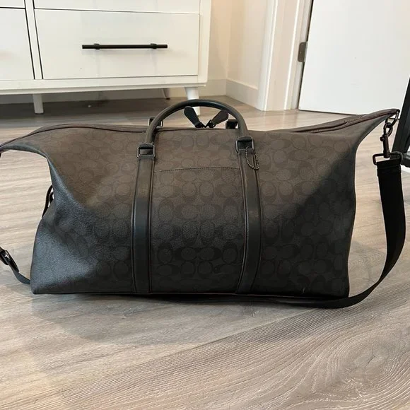 Trekker bag outlet in signature canvas